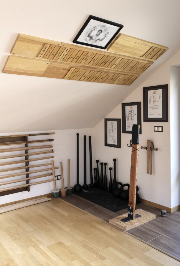 Wnętrze Dojo Tyniec — sala treningowa